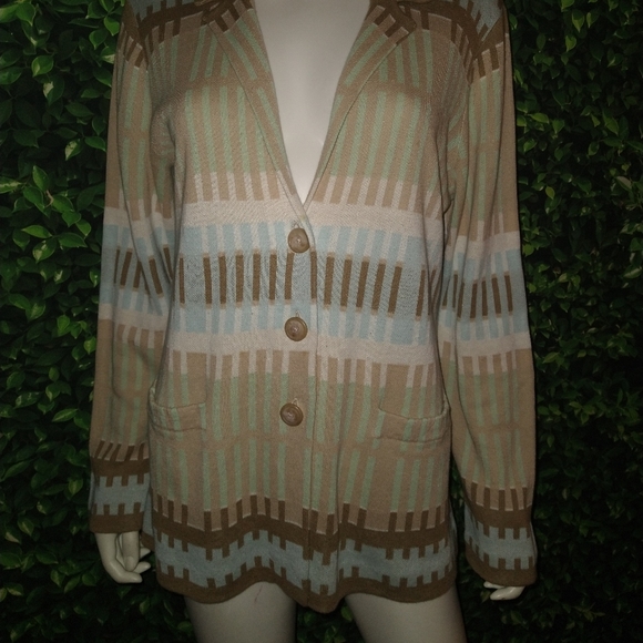 Gorgeous Geometric Soft color Pendleton 3 button knit Sweater Blazer. - Picture 4 of 4